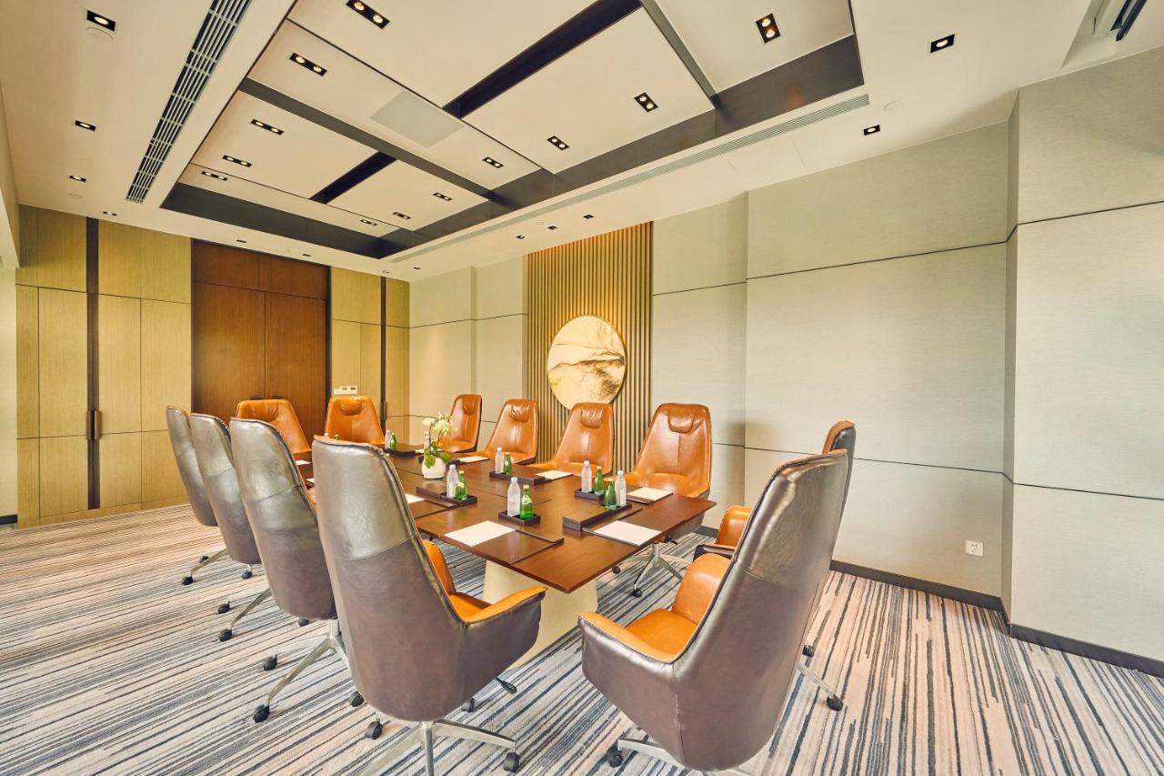 Lujiazui Supreme Tower 4*